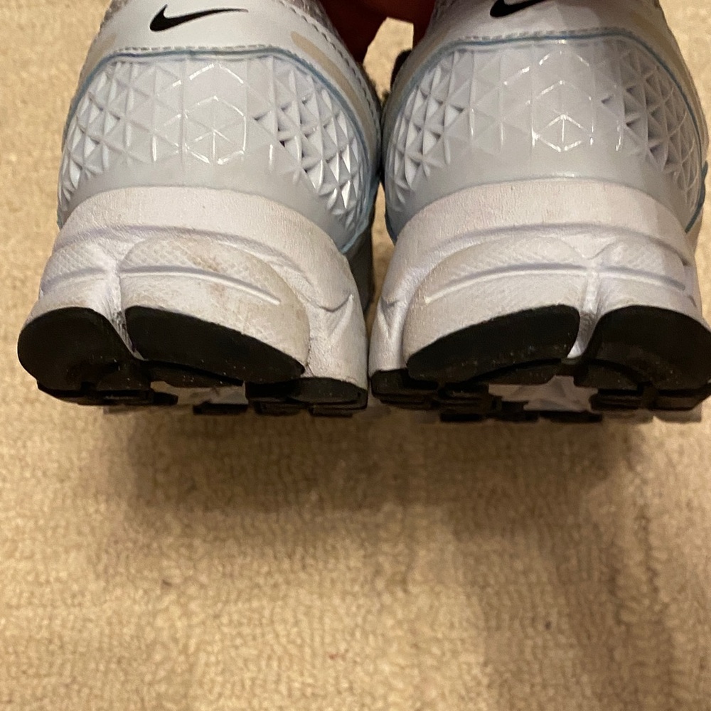 Nike Vomero 5 Silver Mesh Athletic Shoes - Picture 5 of 6